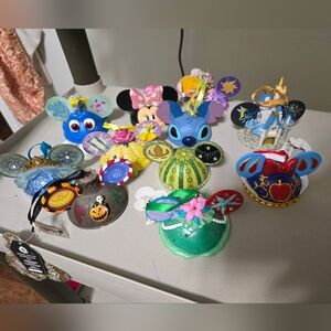 Lot disney collector hat ornaments